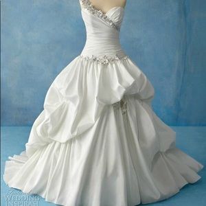 Alfred Angelo Size 10 Princess Tiana Wedding Dress